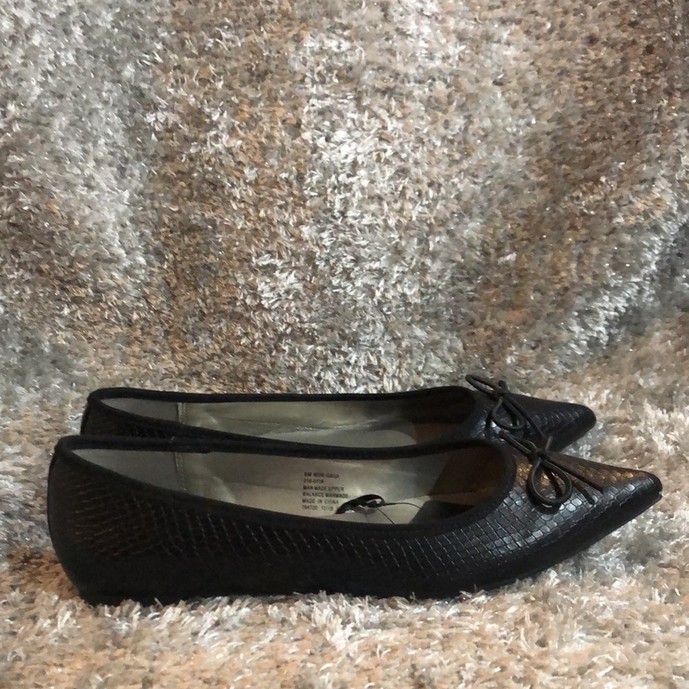 NWT- Worthington Black Snake Pointed Toe Flats - Picture 4 of 9